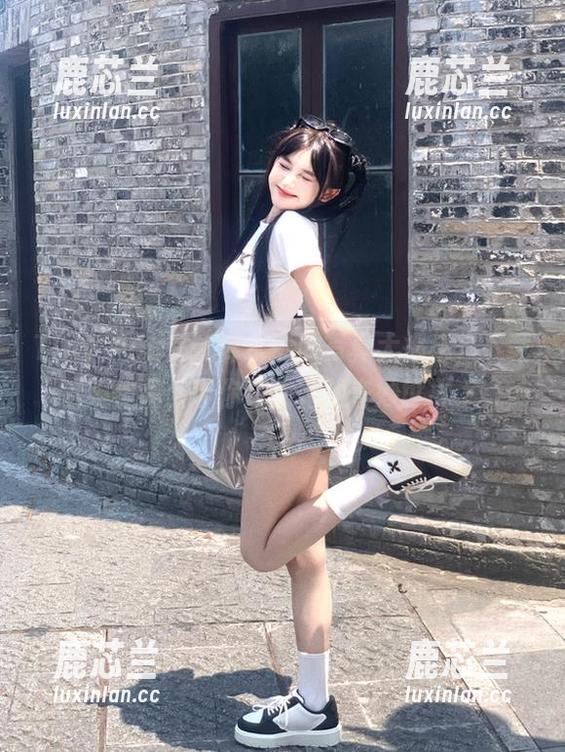 Tiny Asa Tiny Asa在死库水中的写真大揭秘,下载这组作品,带你进入她的奇妙世界.txt